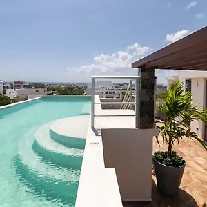  Apartment Kuyaan Coral Suites By Holiday In Playa Mexico